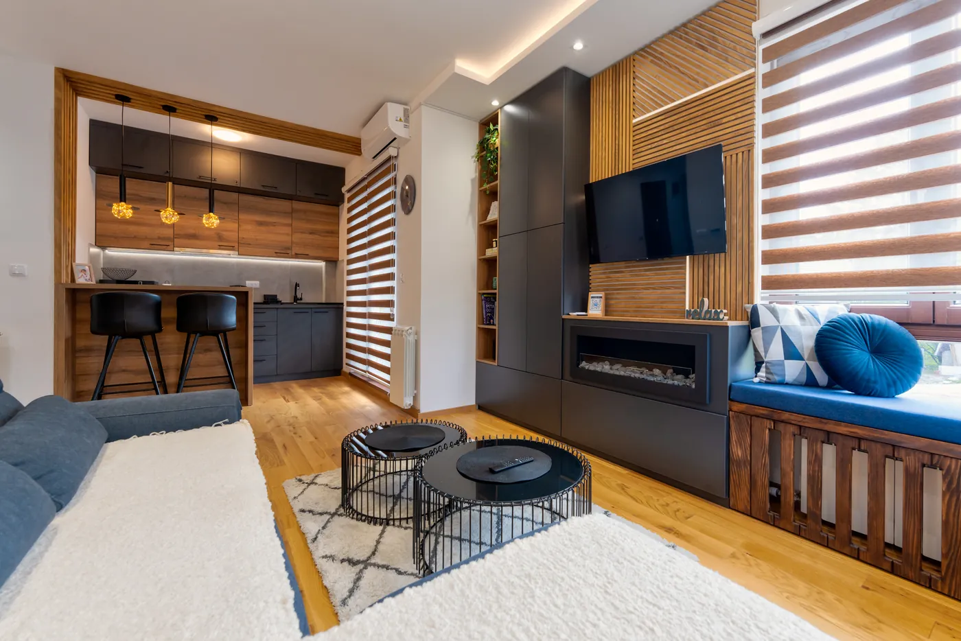 Dnevna soba i kuhinja u Apartmanu 1496